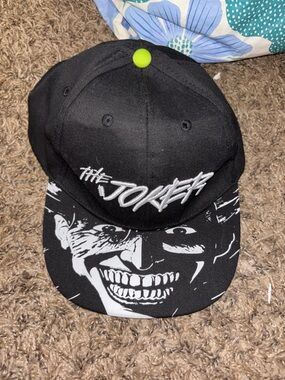 The JOKER Embroidered Snap Back Hat Flat Bill Graphic Batman OSFM Black & White